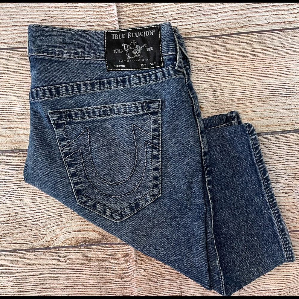 Men’s true religion jeans shorts. Brand new only wore once.